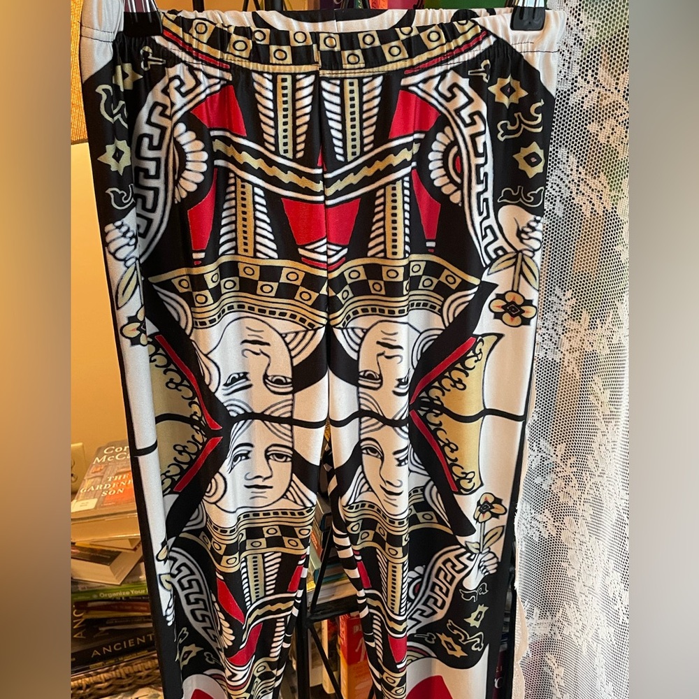 Queen of Hearts Leggings